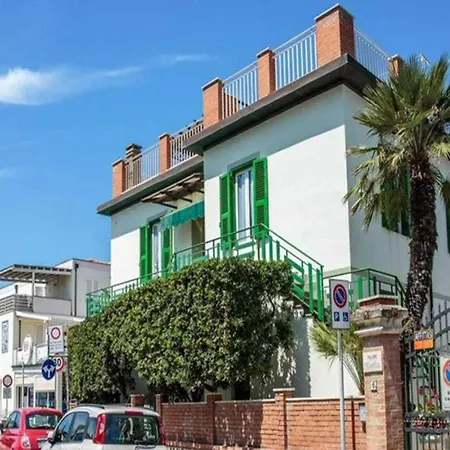 Villino Mirella A Marina Di Cecina By Zoom In Earth Apartment Exterior photo