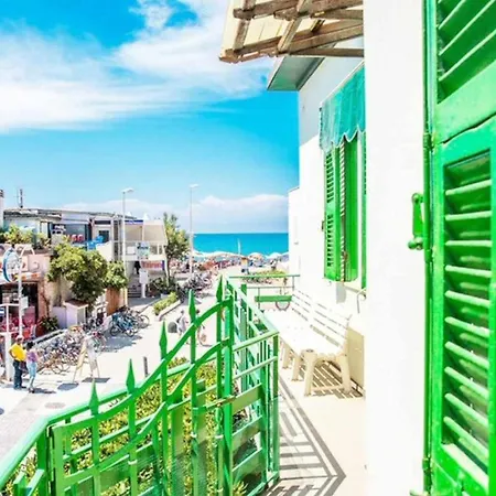 Villino Mirella A Marina Di Cecina By Zoom In Earth Apartment Exterior photo