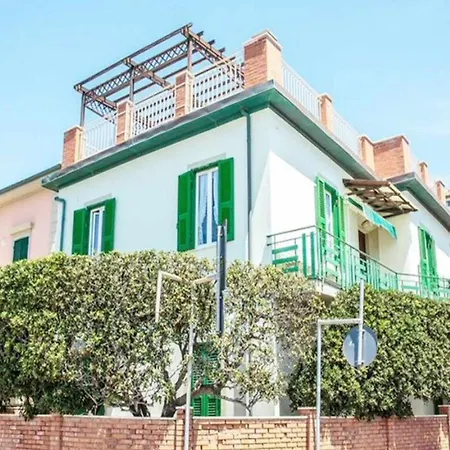 Villino Mirella A Marina Di Cecina By Zoom In Earth Apartment Exterior photo